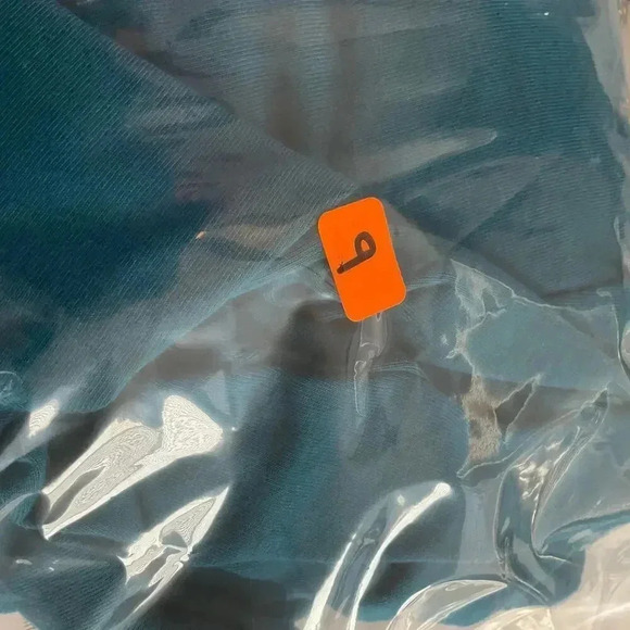 Zenana V-Neck Blue Long Sleeve Womens Top Tee Shirt Size‎ 3X - Picture 6 of 7